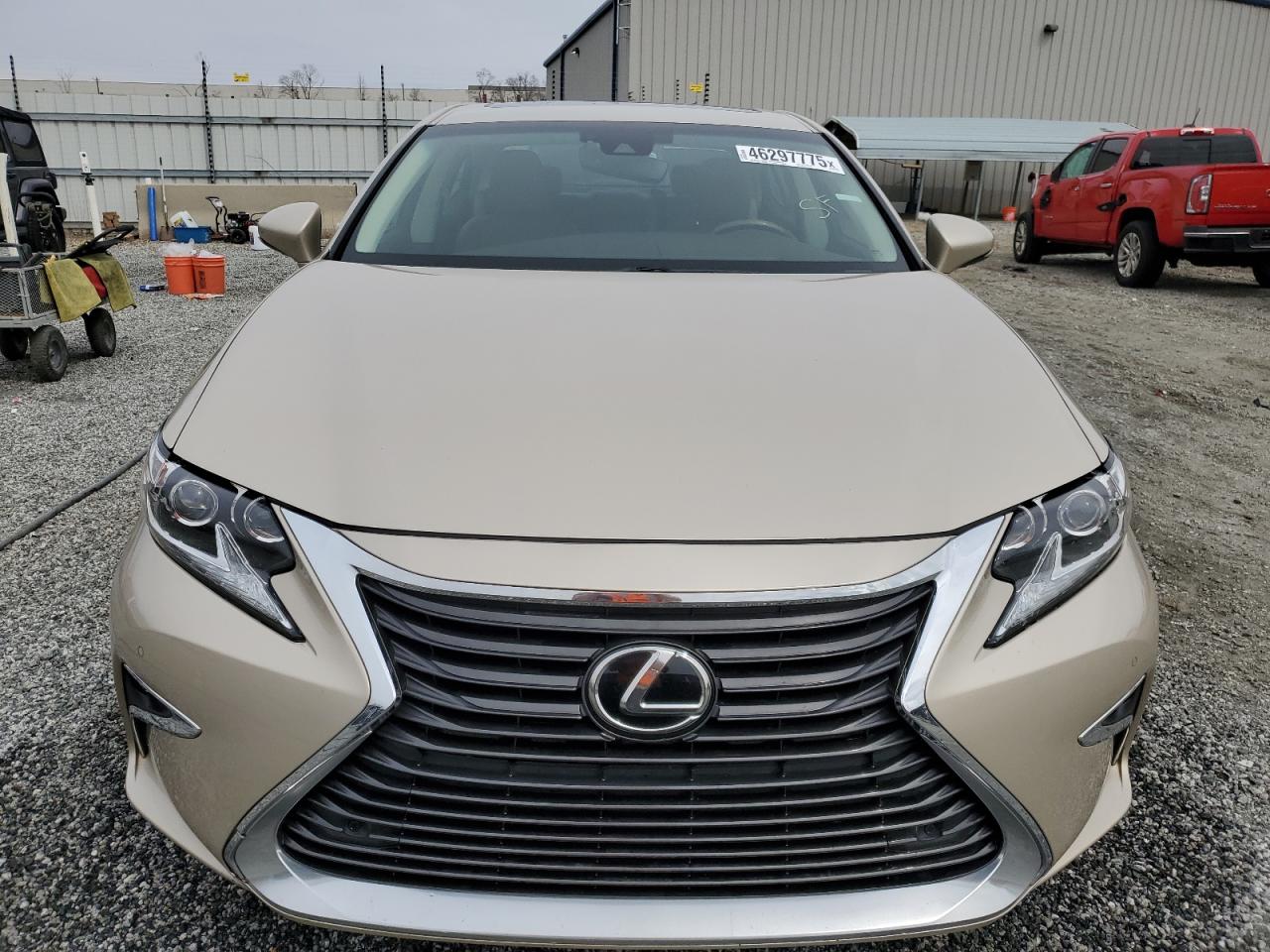 2016 Lexus ES - Image 5