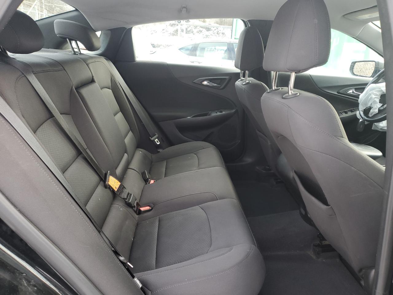 2018 Chevrolet Malibu - Image 10