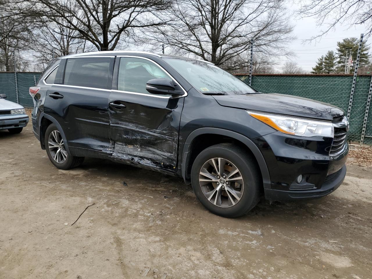 2016 Toyota Highlander - Image 4