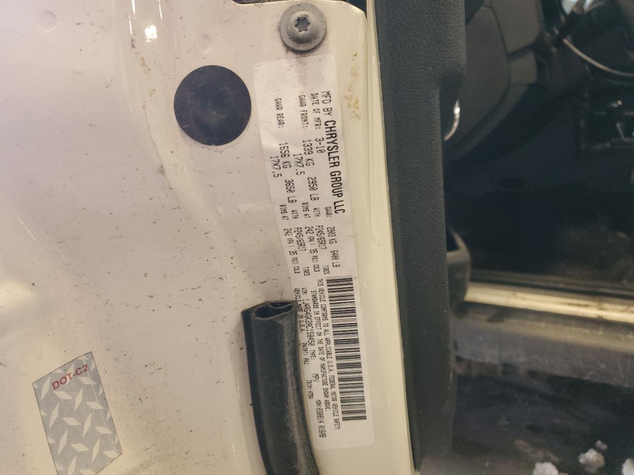 2010 Jeep Commander - Image 15