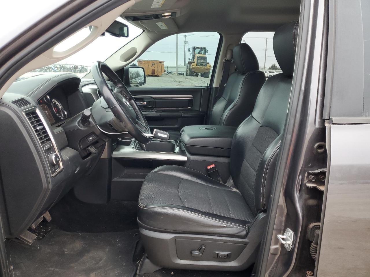 2016 RAM 1500 - Image 7