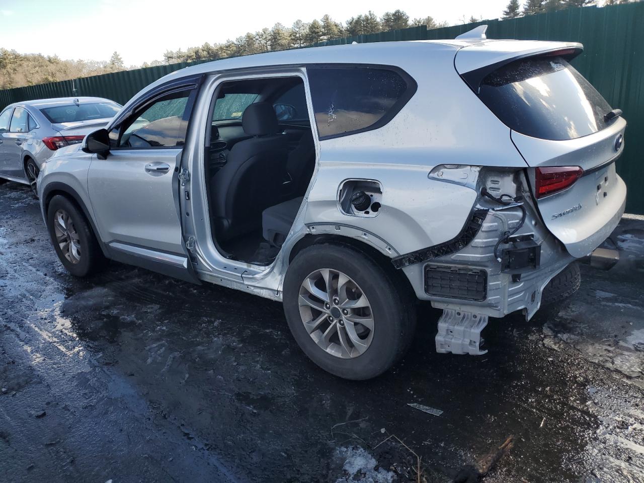 2019 Hyundai Santa Fe - Image 2