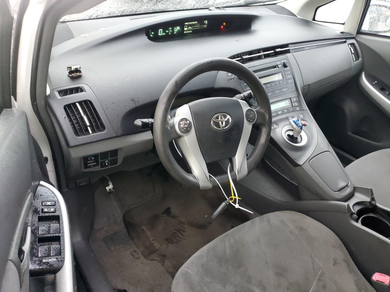 2010 Toyota Prius - Image 8