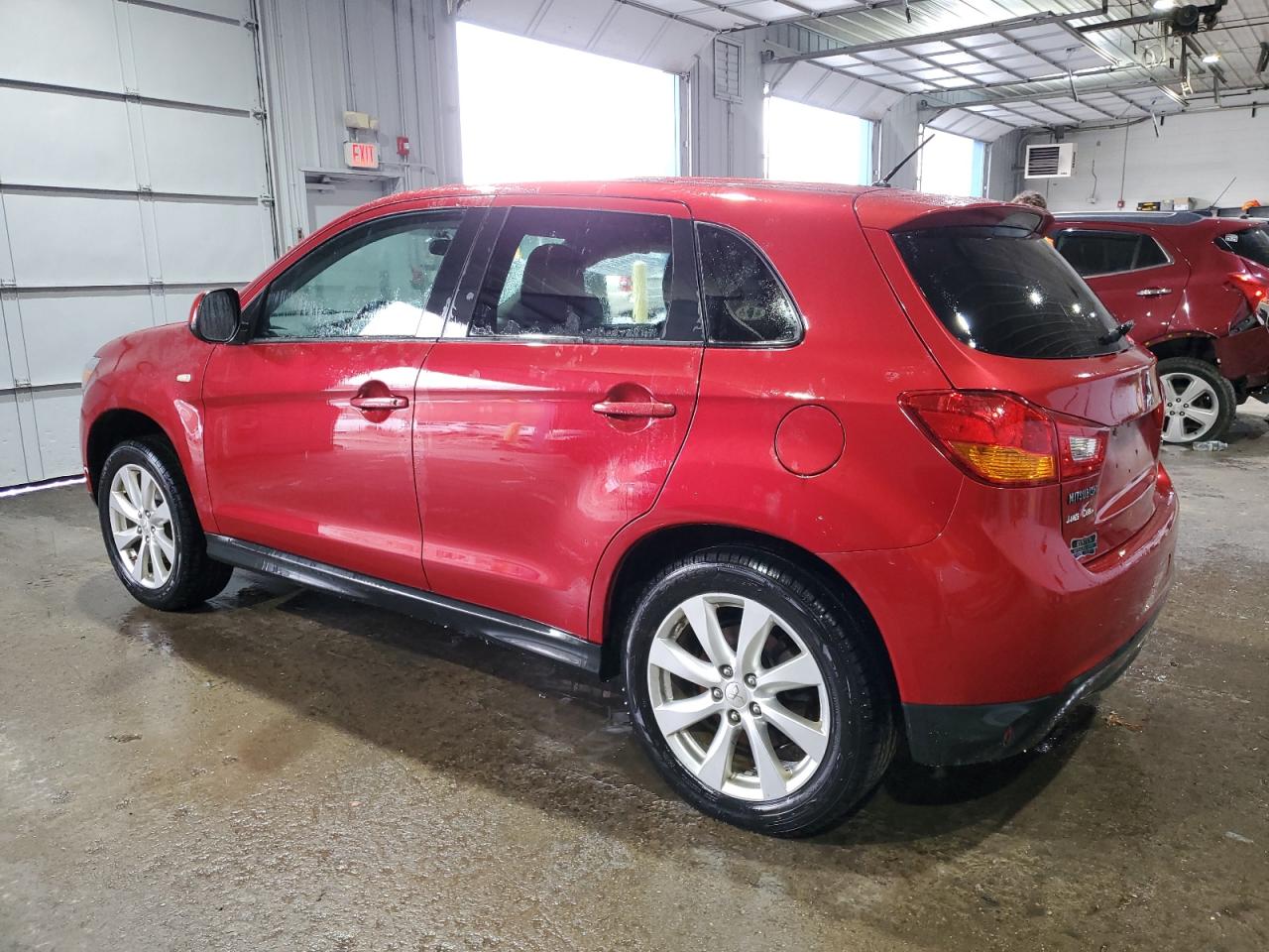 2015 Mitsubishi Outlander - Image 2