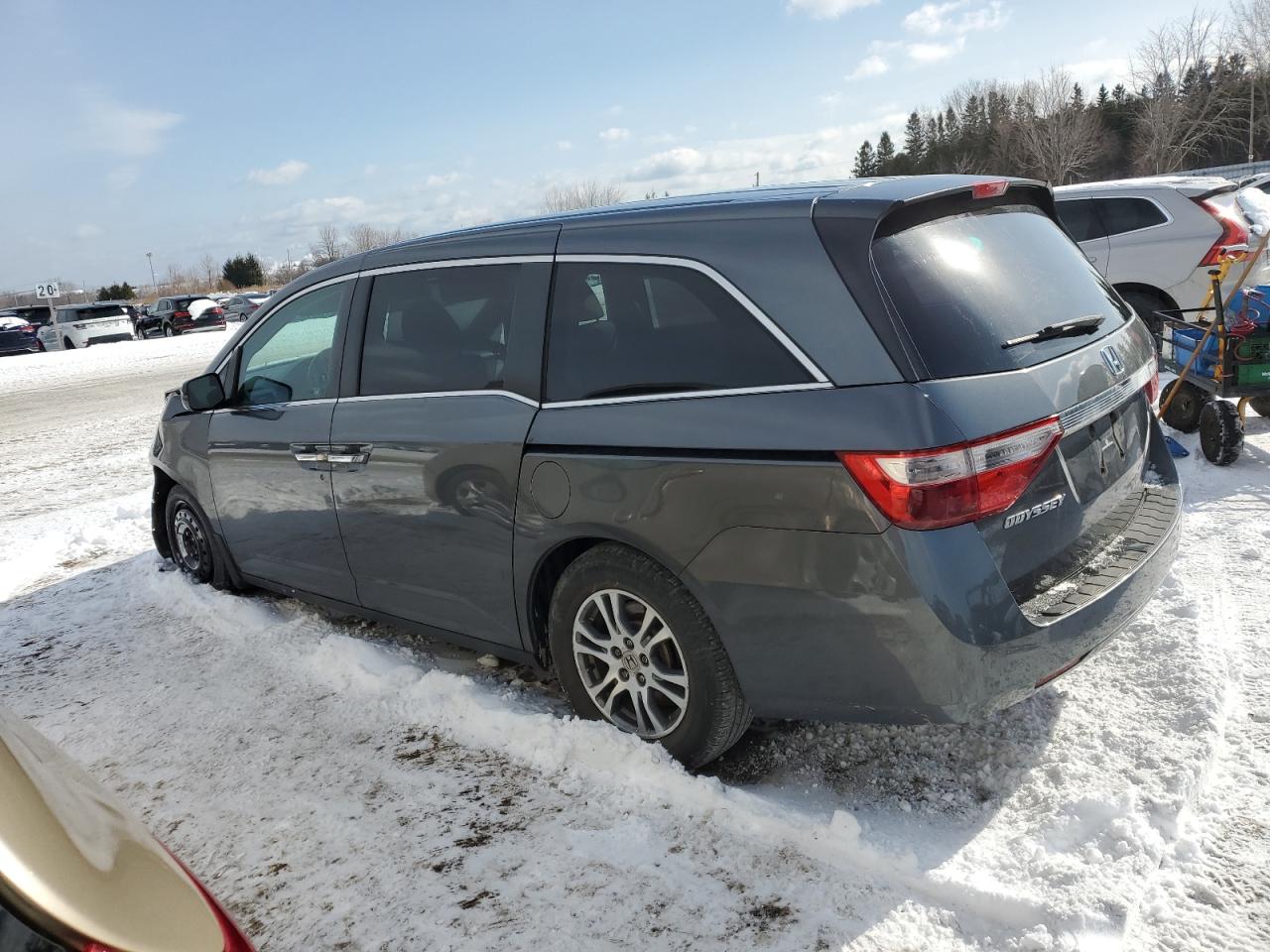 2012 Honda Odyssey - Image 2
