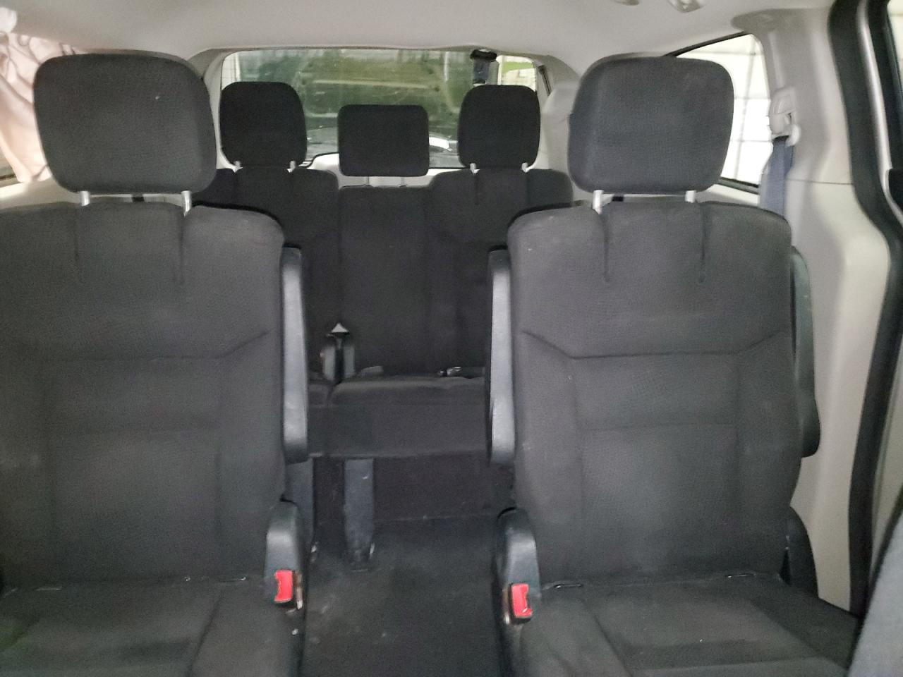 2014 Dodge Caravan - Image 10