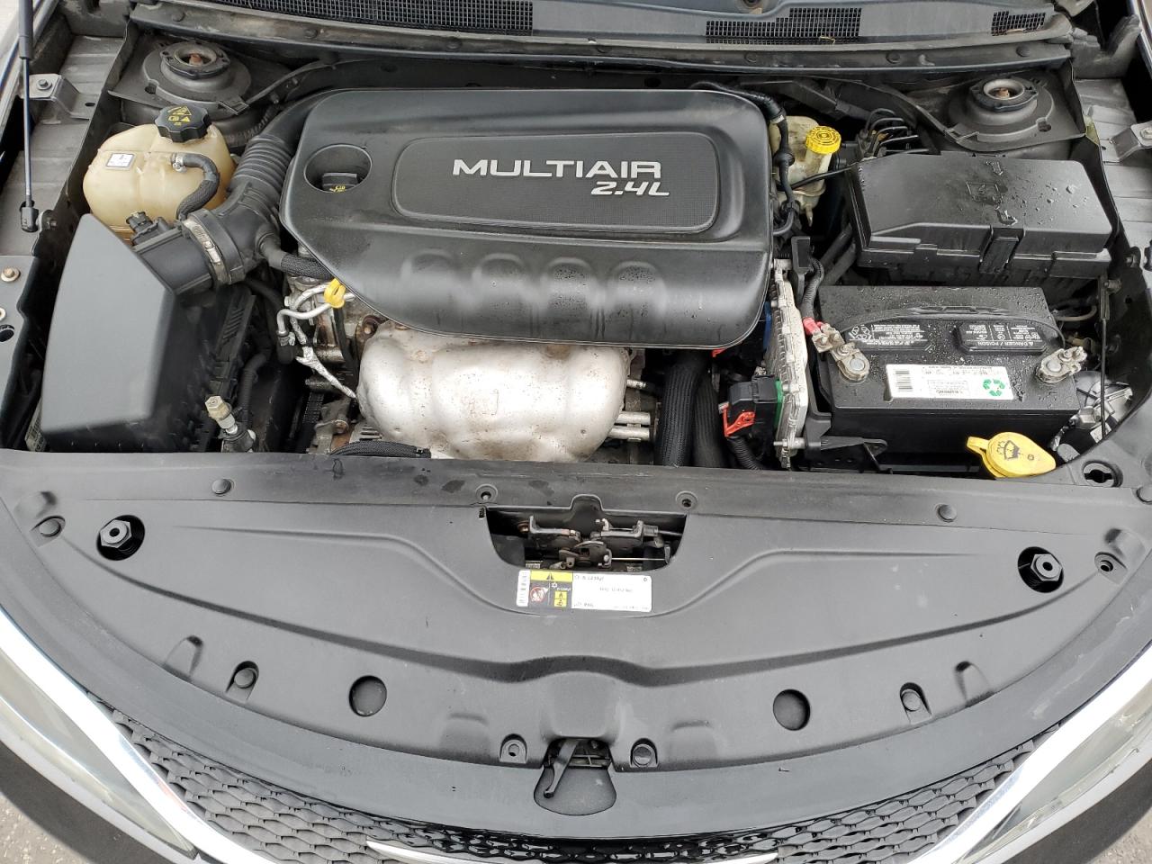 2015 Chrysler 200 - Image 12