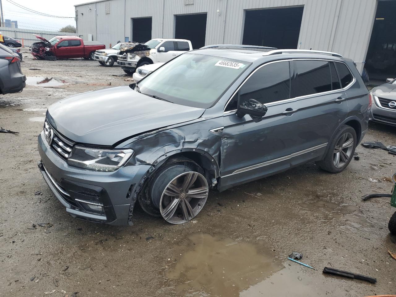 2018 Volkswagen Tiguan - Image 1