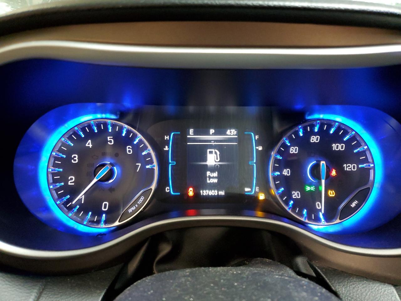 2017 Chrysler Pacifica - Image 9