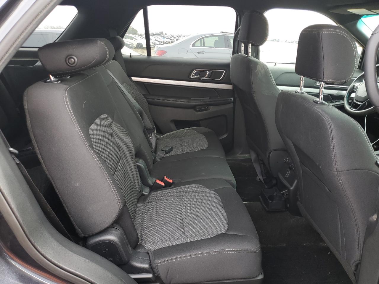 2017 Ford Explorer - Image 11