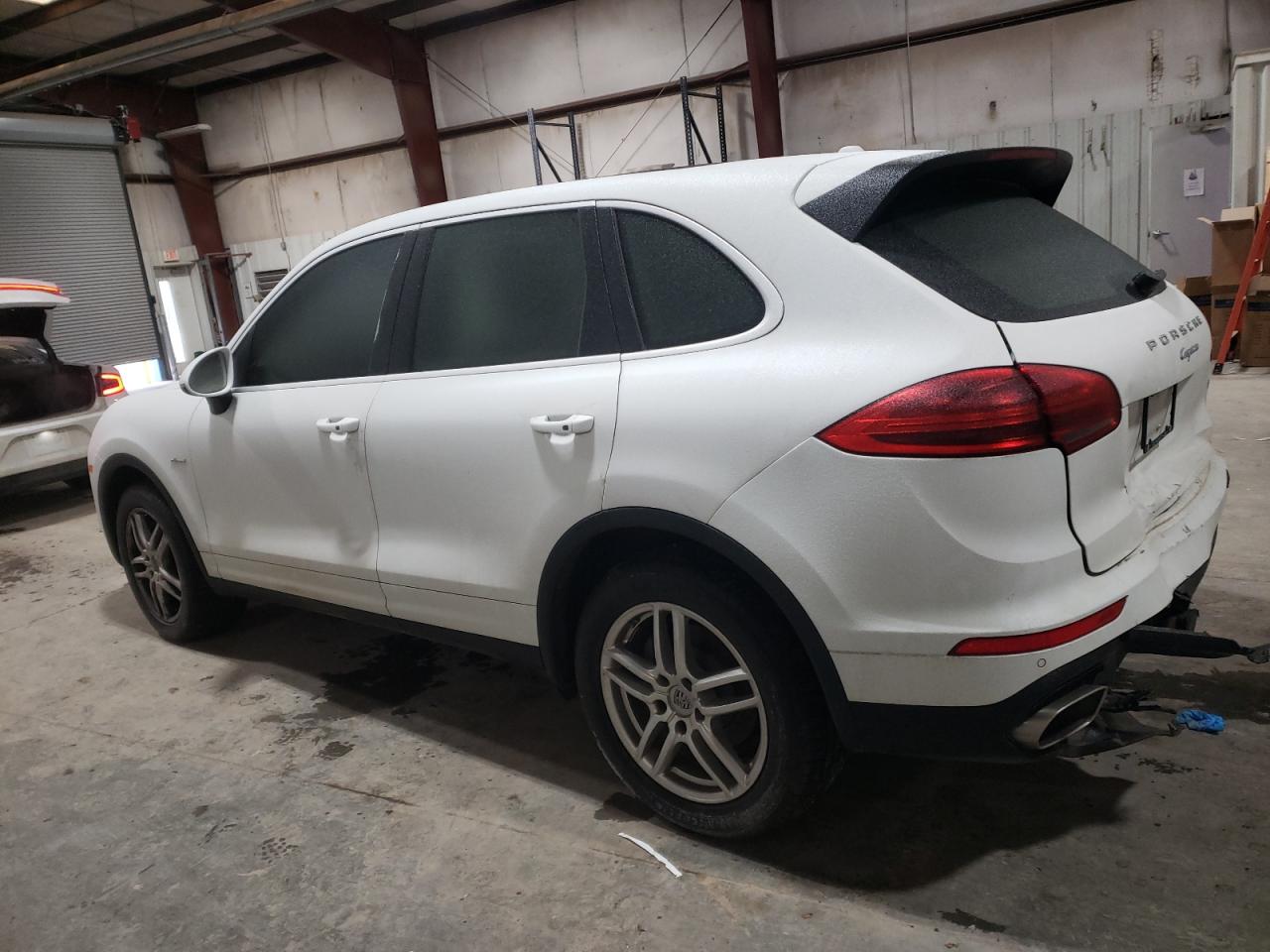 2015 Porsche Cayenne - Image 2