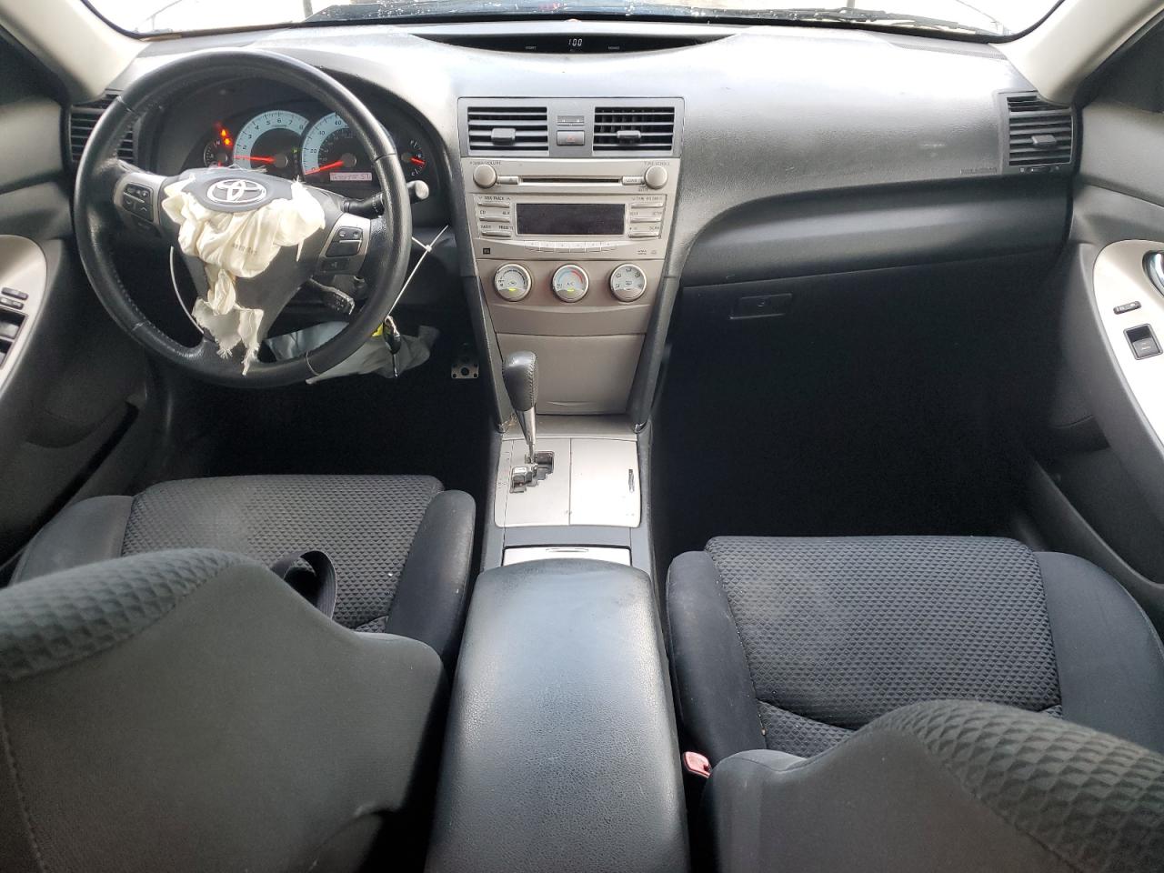 2010 Toyota Camry - Image 8