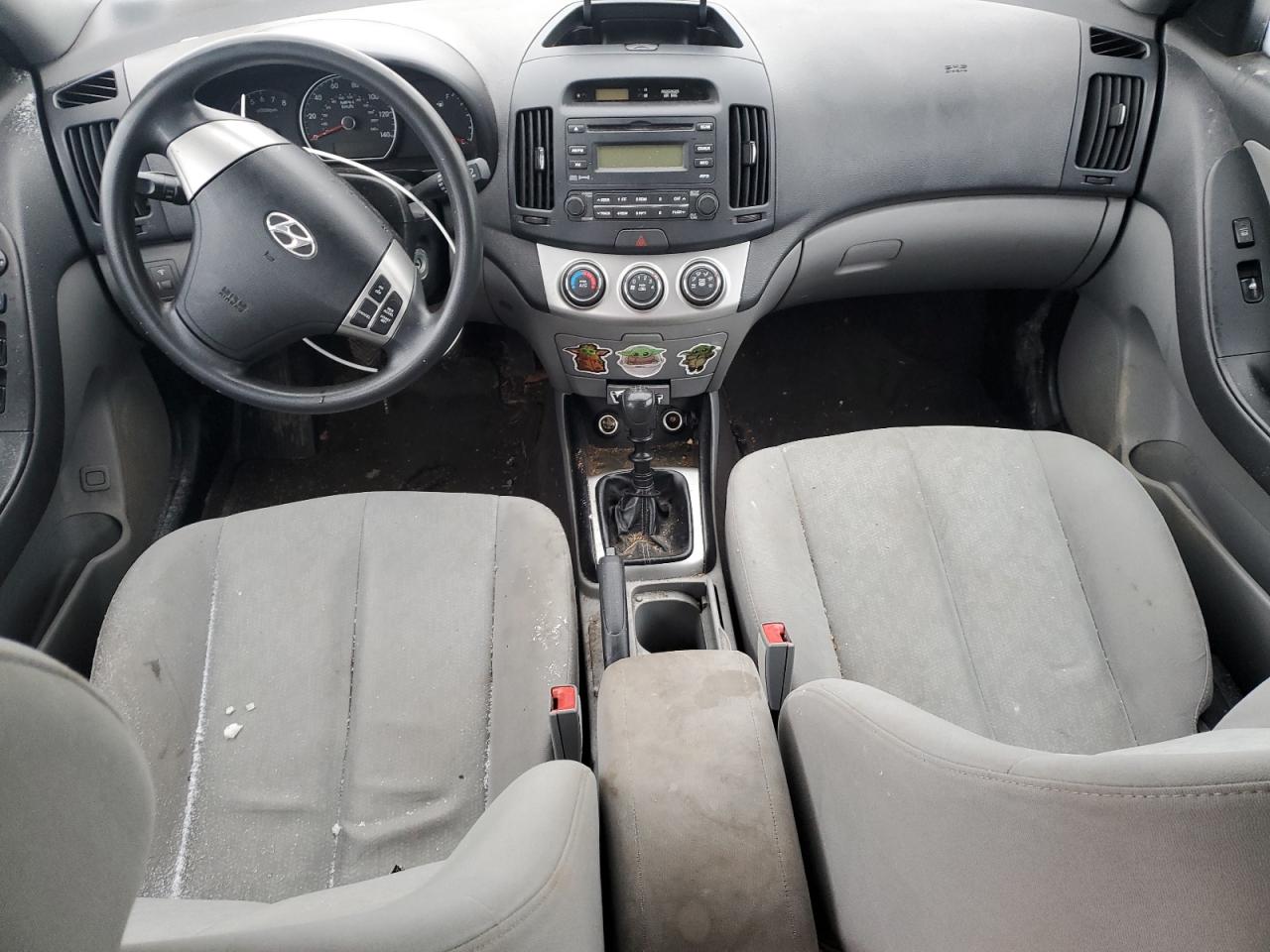 2010 Hyundai Elantra - Image 8