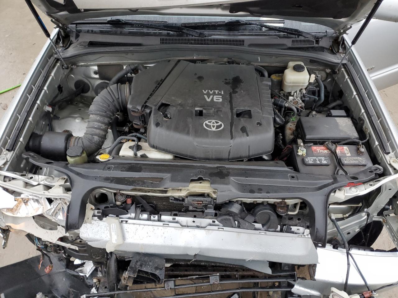 2005 Toyota 4Runner - Image 12