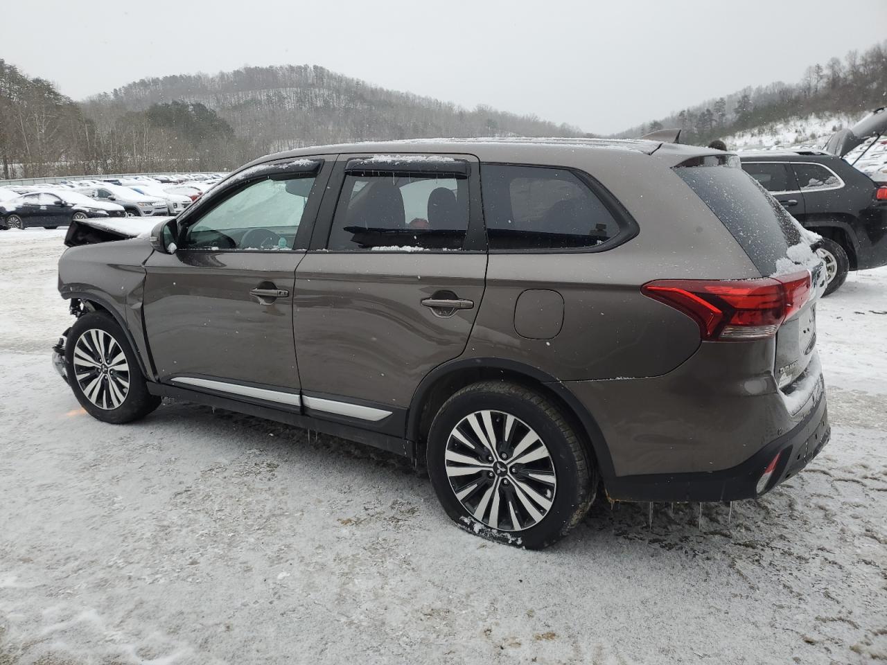 2020 Mitsubishi Outlander - Image 2