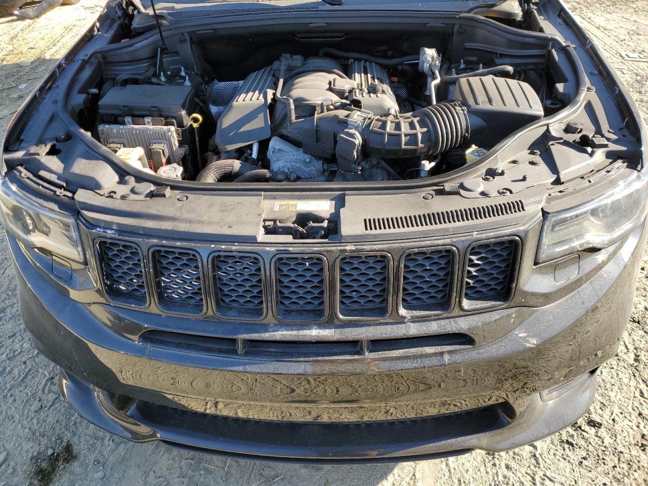 2018 Jeep Grand Cherokee - Image 12