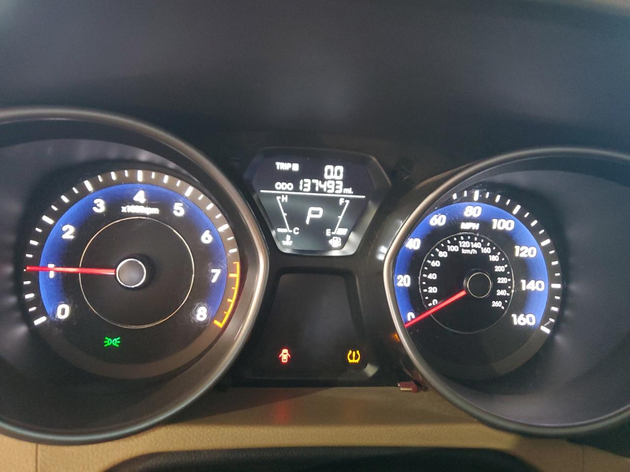 2012 Hyundai Elantra - Image 9