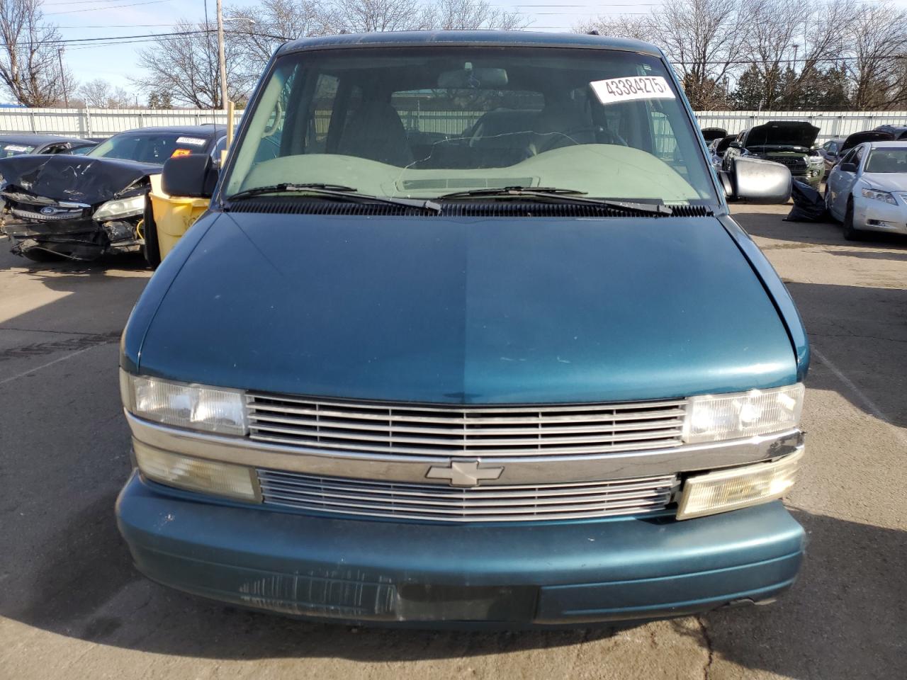 2000 Chevrolet Astro - Image 5