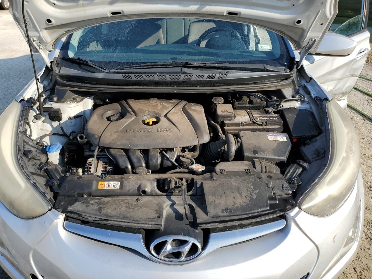 2014 Hyundai Elantra - Image 11