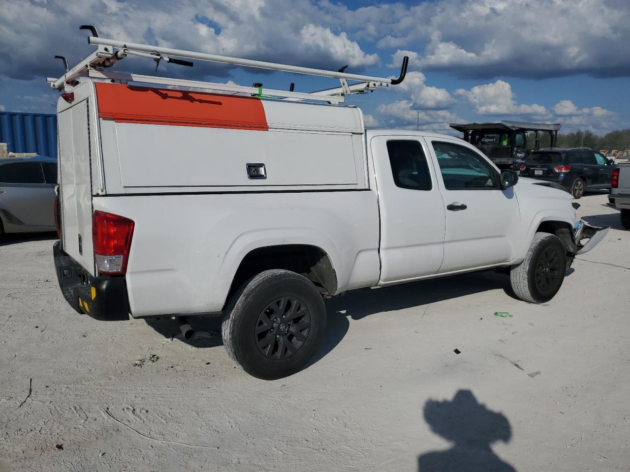 2016 Toyota Tacoma - Image 3