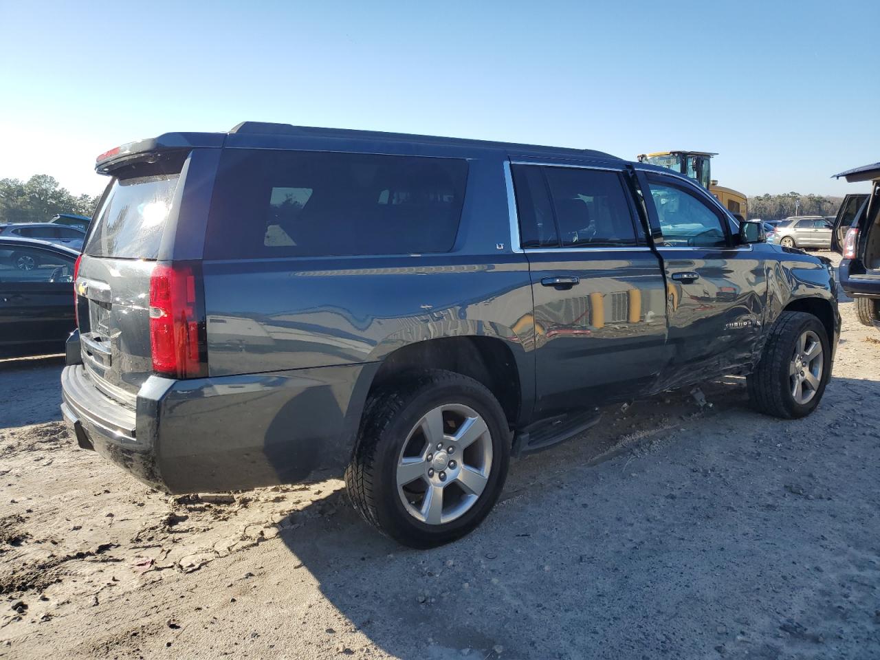 2020 Chevrolet Suburban - Image 3