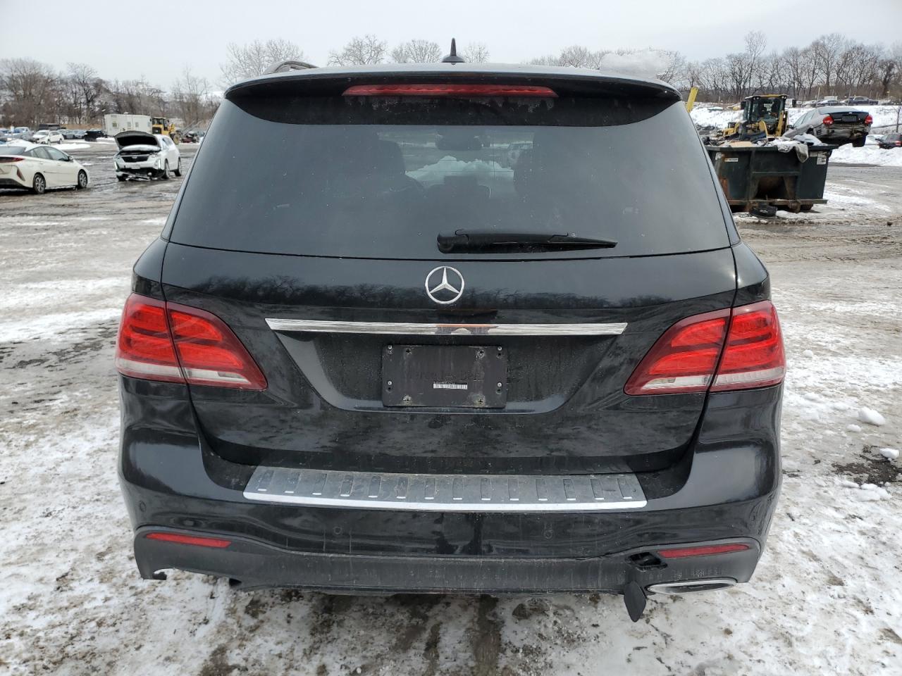 2018 Mercedes-Benz GLE - Image 6