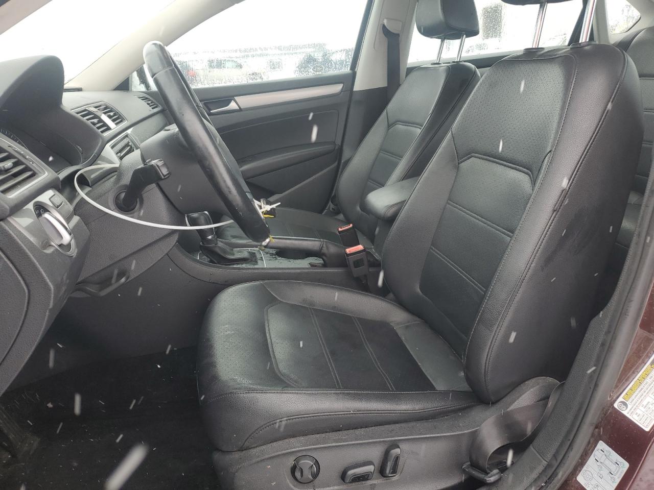 2014 Volkswagen Passat - Image 7