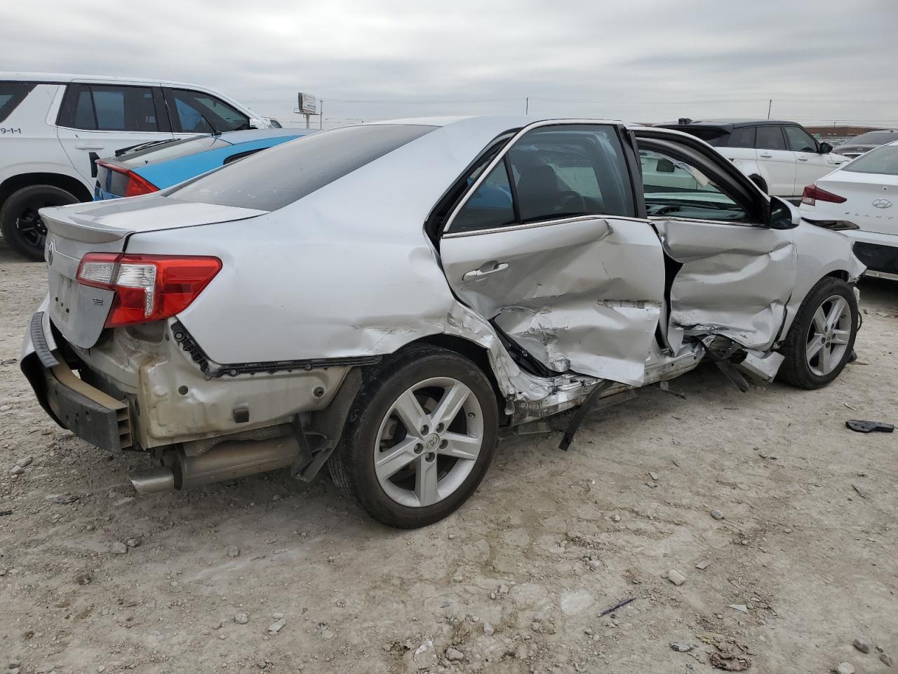 2014 Toyota Camry - Image 3