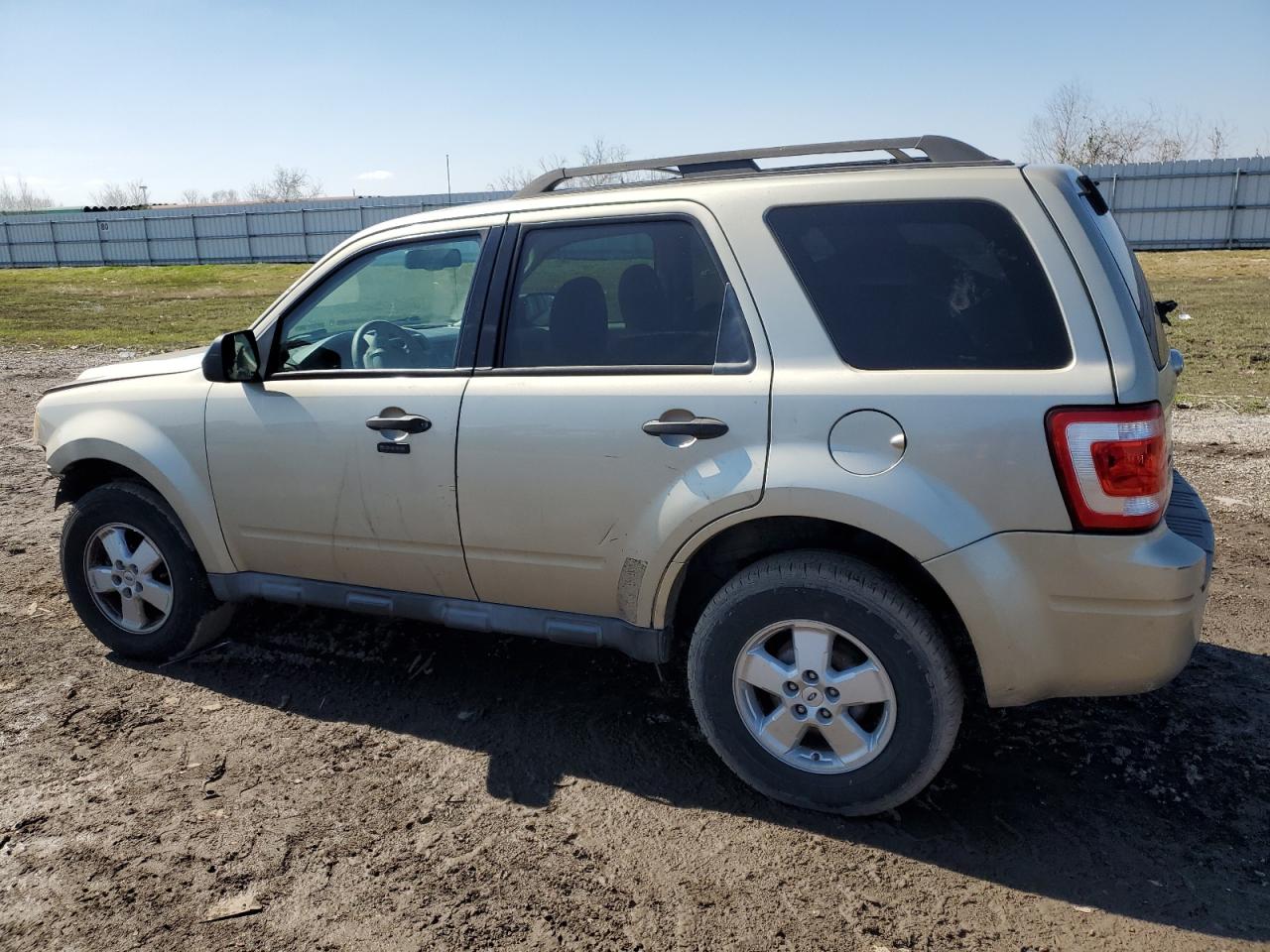 2010 Ford Escape - Image 2