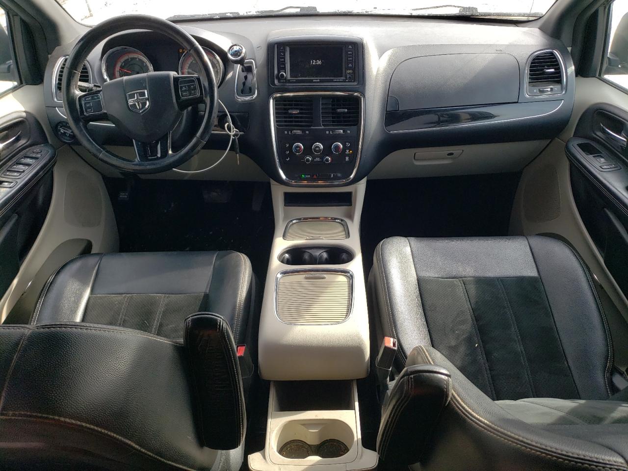 2017 Dodge Caravan - Image 8