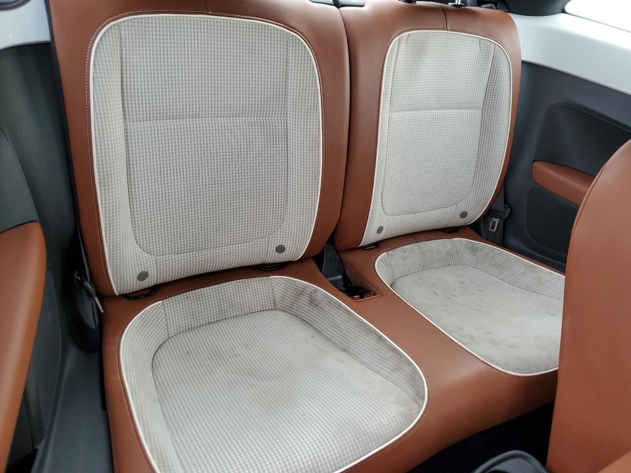 2015 Volkswagen Beetle - Image 10