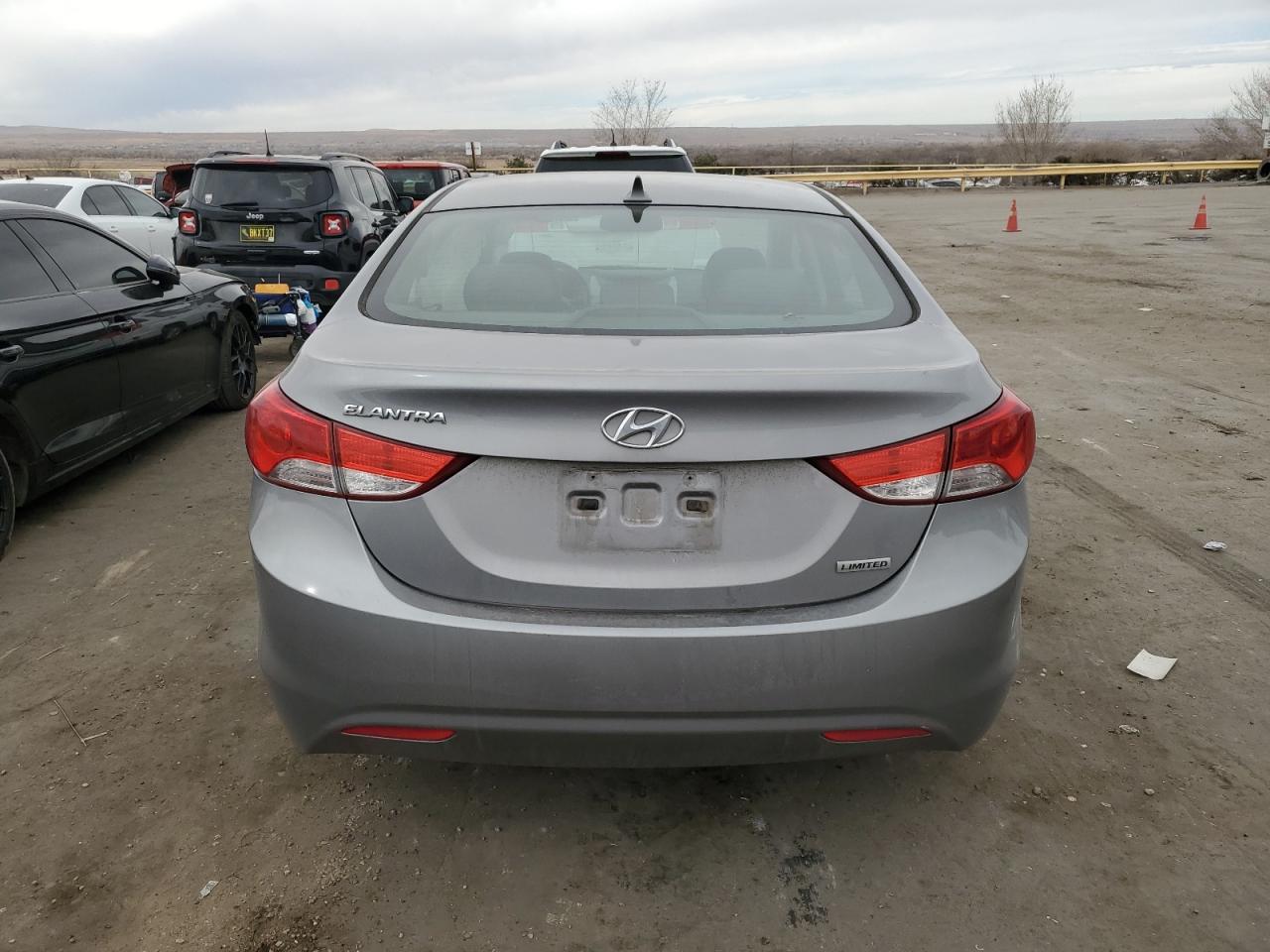2012 Hyundai Elantra - Image 6