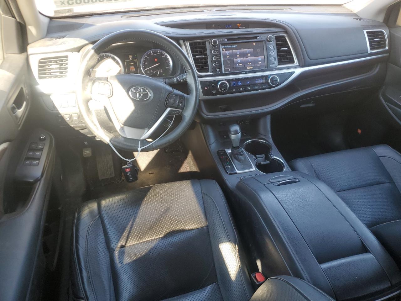 2015 Toyota Highlander - Image 8