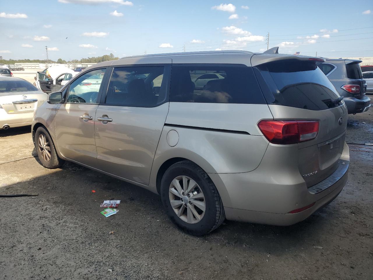 2016 Kia Sedona - Image 2