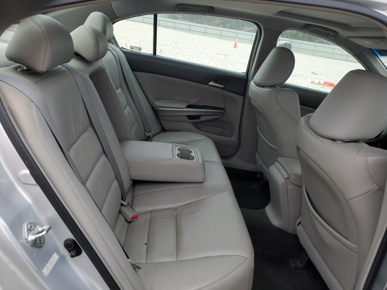 2009 Honda Accord - Image 10