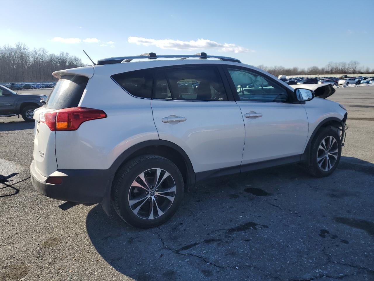 2015 Toyota RAV 4 - Image 3