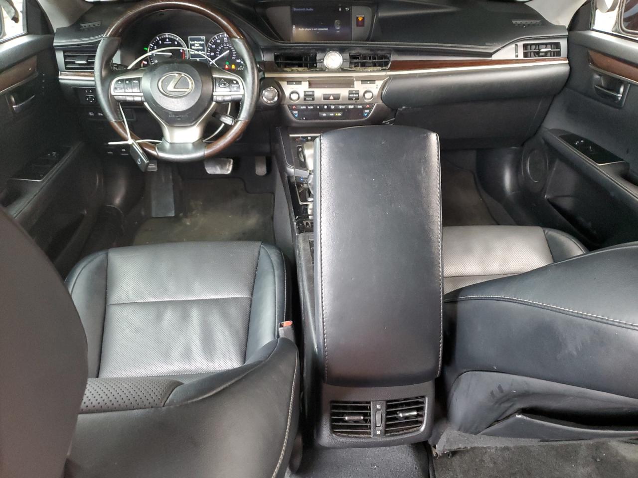2017 Lexus ES - Image 8