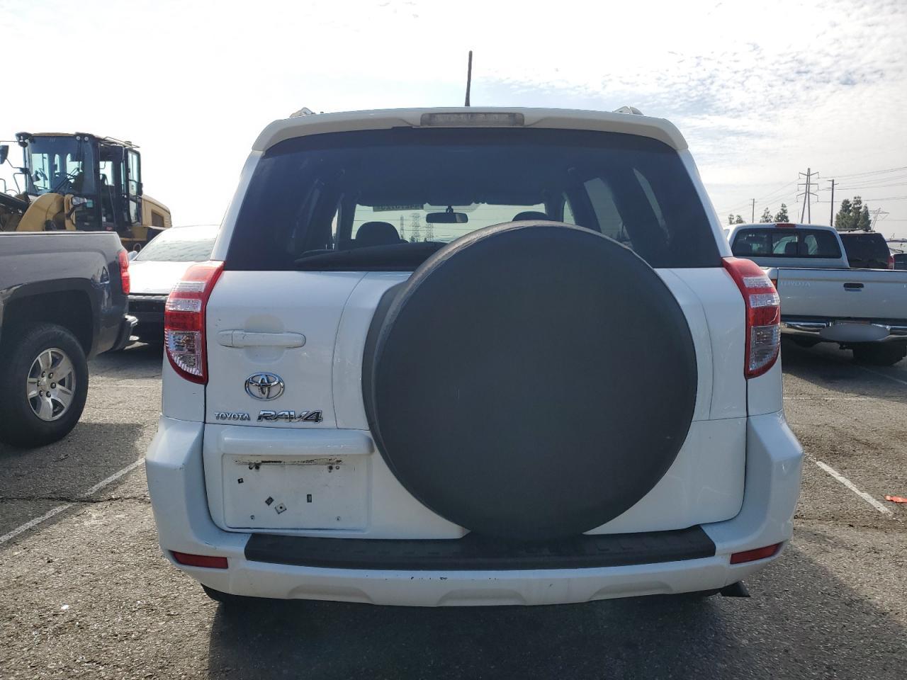 2010 Toyota RAV 4 - Image 6
