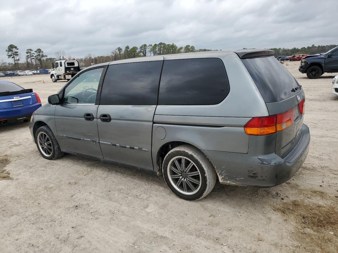 2002 Honda Odyssey - Image 2