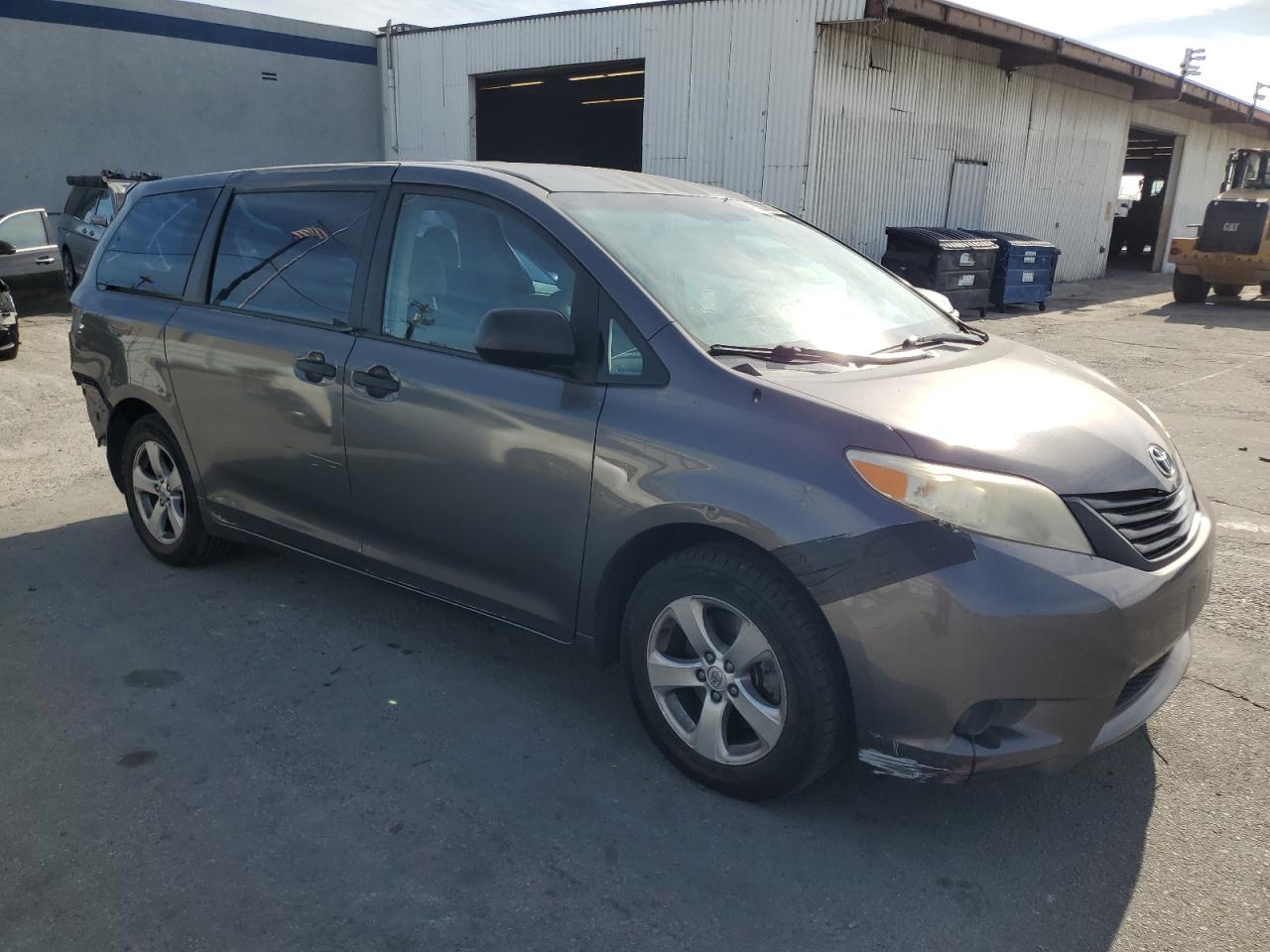 2013 Toyota Sienna - Image 4