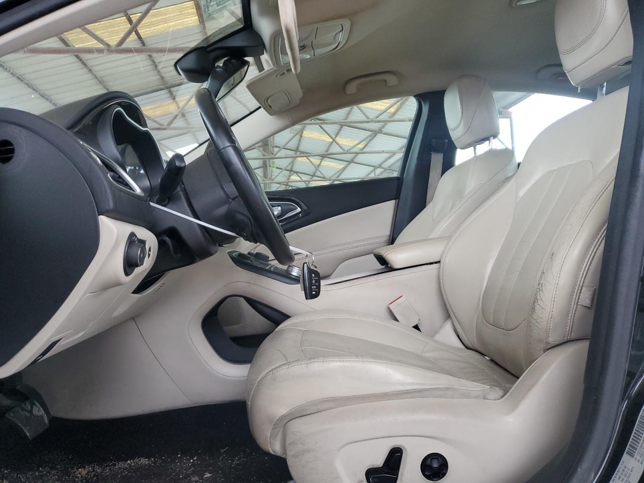 2015 Chrysler 200 - Image 7