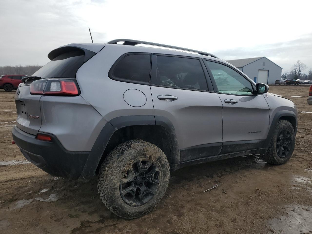 2019 Jeep Cherokee - Image 3