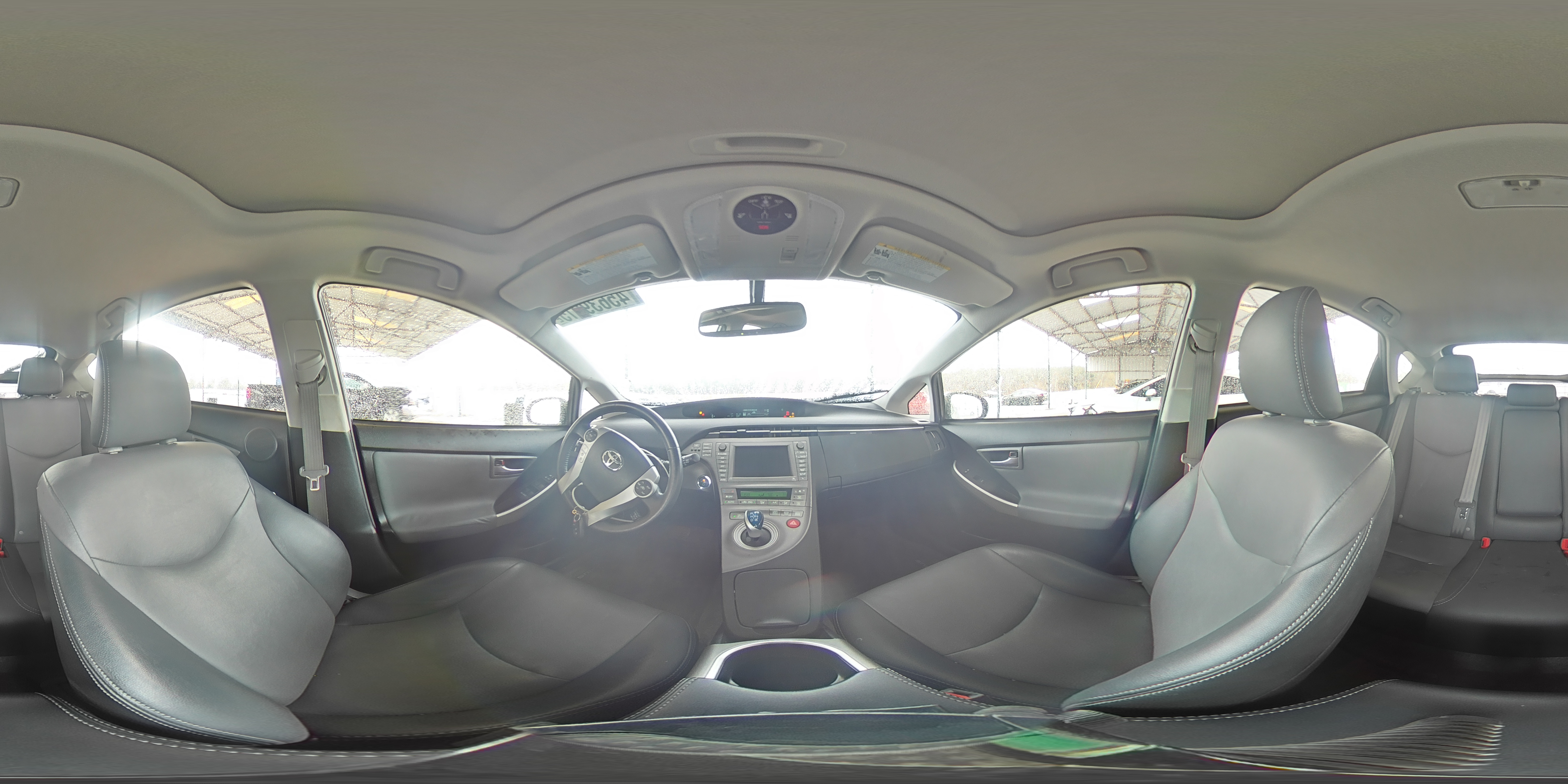 2014 Toyota Prius - Image 13