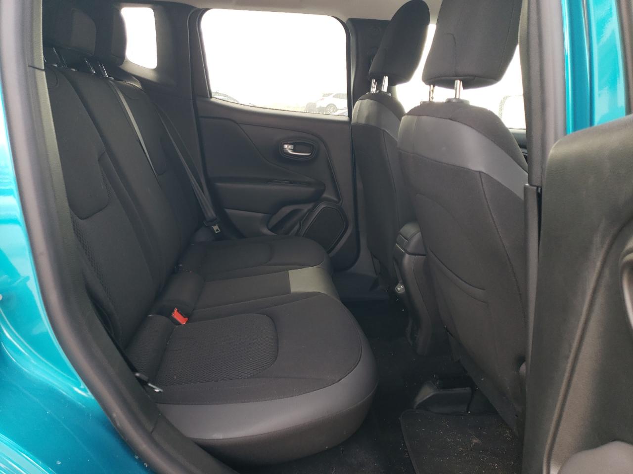 2020 Jeep Renegade - Image 11