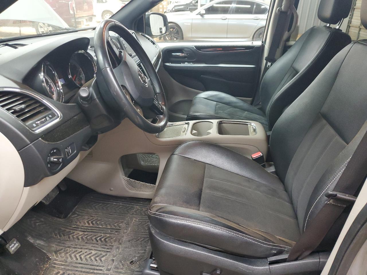 2019 Dodge Caravan - Image 7