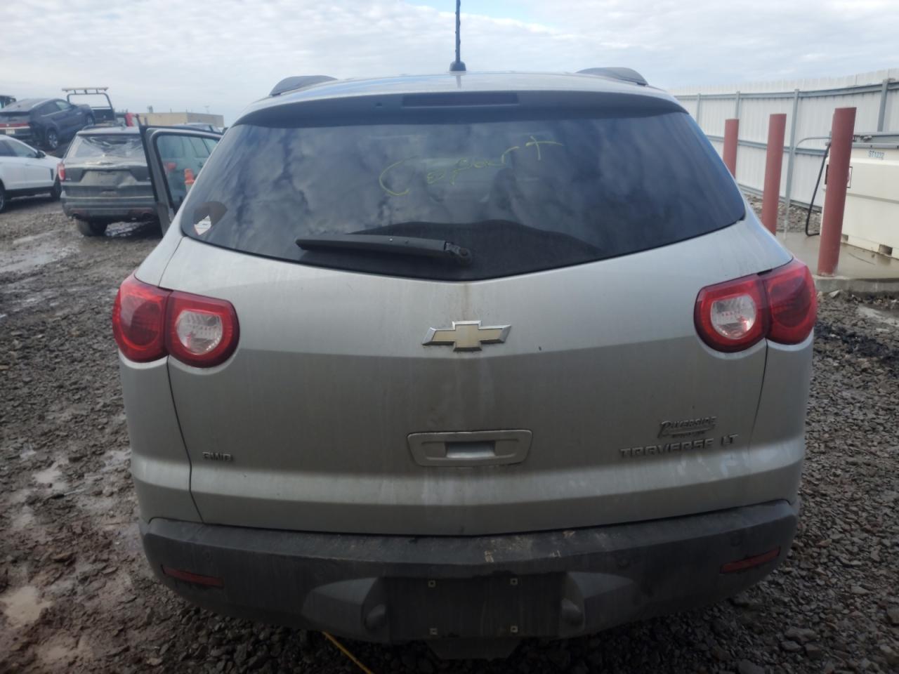 2011 Chevrolet Traverse - Image 6