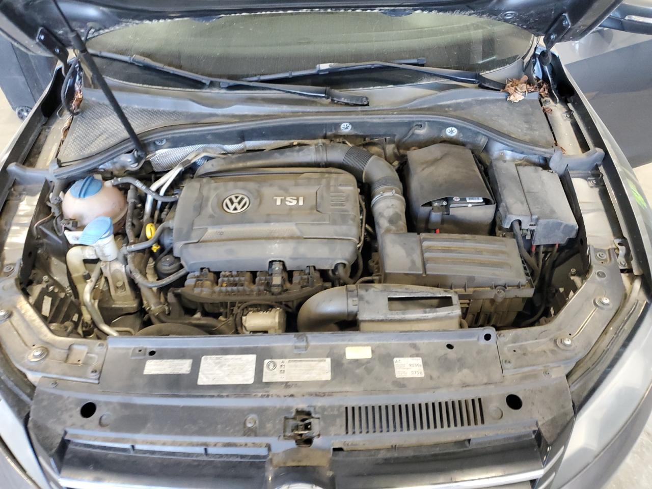 2014 Volkswagen Passat - Image 11