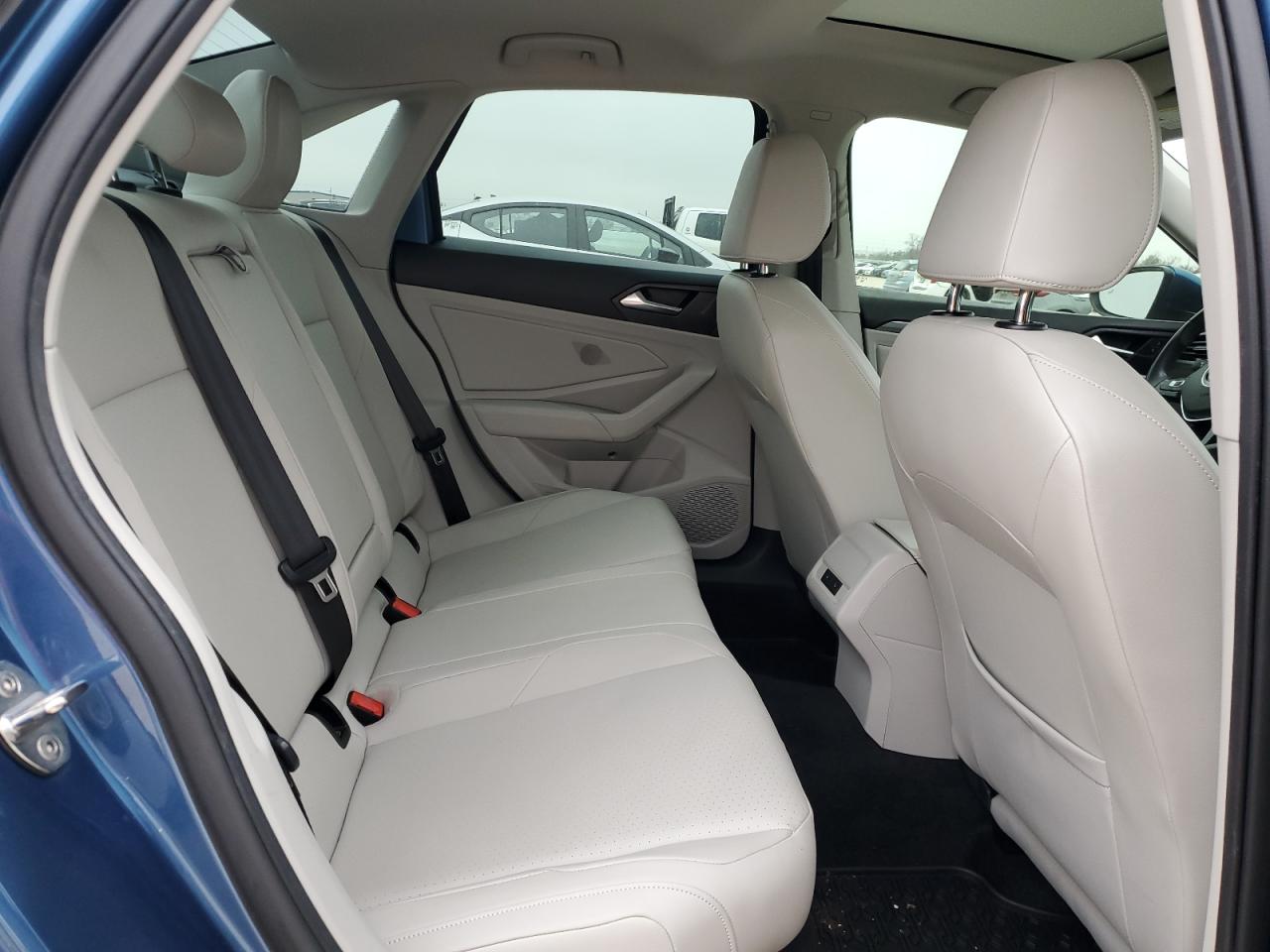 2019 Volkswagen Jetta - Image 10