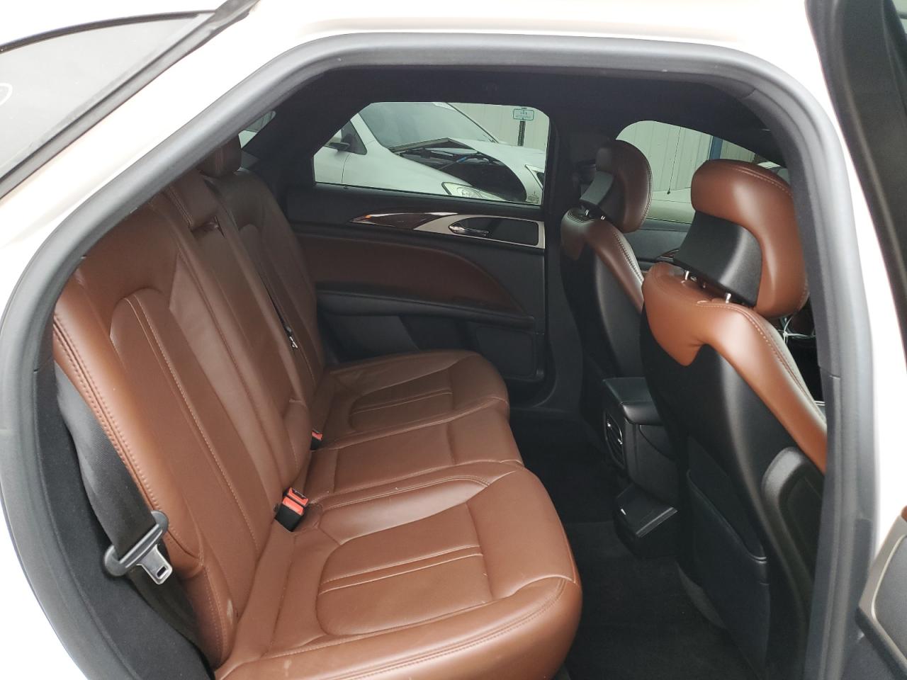 2017 Lincoln MKZ - Image 10