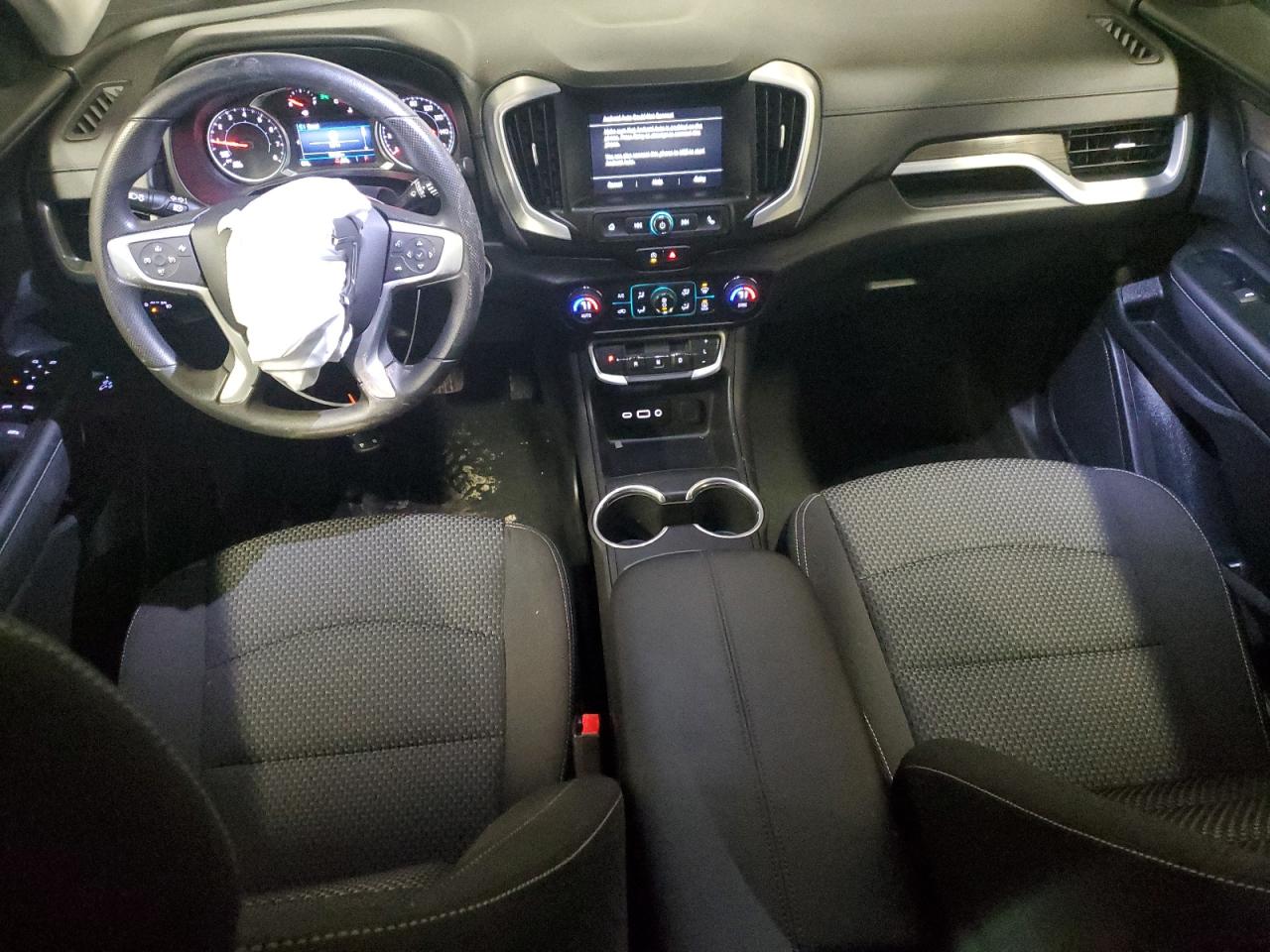 2022 GMC Terrain - Image 8